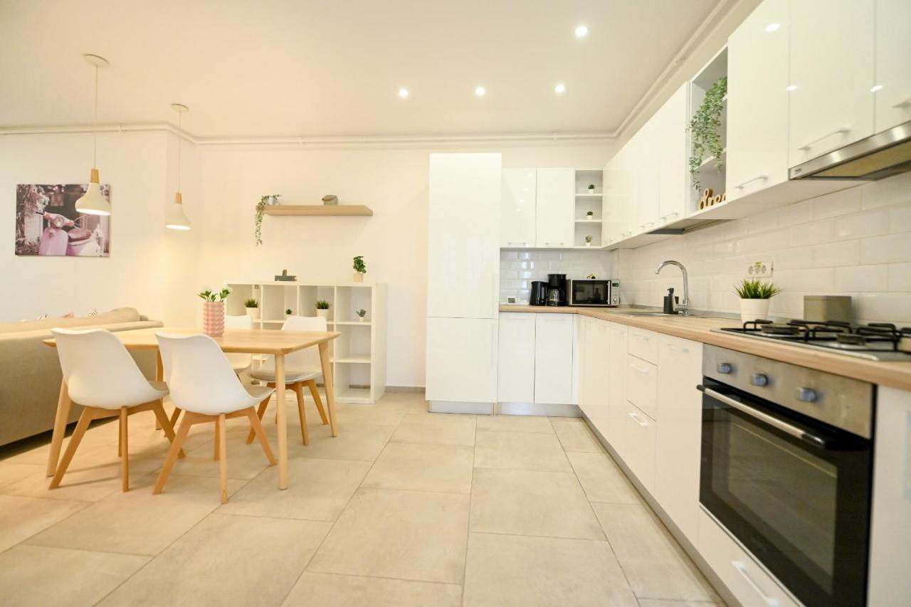Splendid 2Br Apartment With Breathtaking Views Of Casa Poporului บูคาเรสต์ ภายนอก รูปภาพ